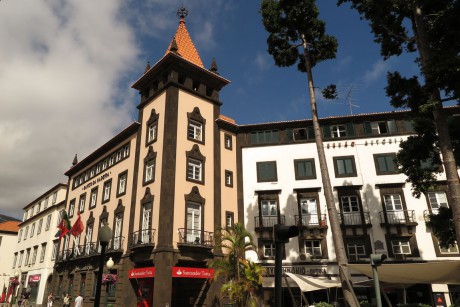Madeira_2015_07_26 (59)_Funchal_budova potrugalské banky