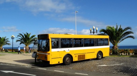 Madeira_2015_07_26 (76)_Funchal_stanoviště autobusů na Rua José da Silva