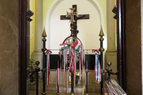 Madeira_2015_07_27 (53)_Funchal_Kostel Nossa Senhora do Monte_uložení ostatků Karla I.