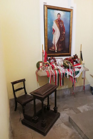 Madeira_2015_07_27 (55)_Funchal_Kostel Nossa Senhora do Monte_uložení ostatků Karla I.