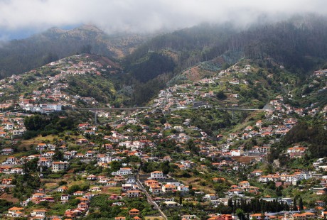 Madeira_2015_07_27 (80)_Funchal_pohled na čtvrť Santo António
