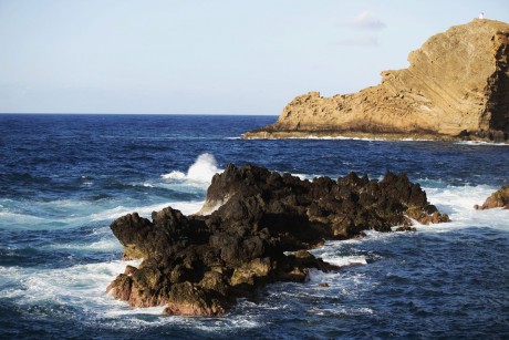 Madeira_2015_07_31 (48)_Porto Moniz_pohled k ostrůvku Ilhéu Mole