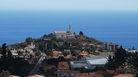 Madeira_2015_07_27 (76)_Funchal_kostel Sao Martinho z vyhlídky Pico dos Barcelos