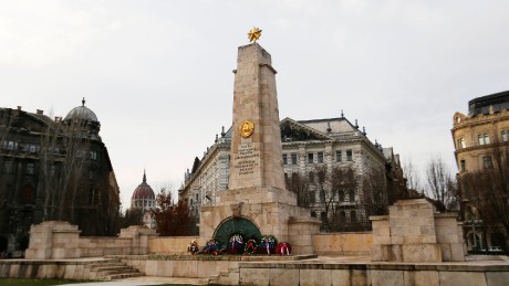Budapešť - památník sovětským vojákům na náměstí Svobody