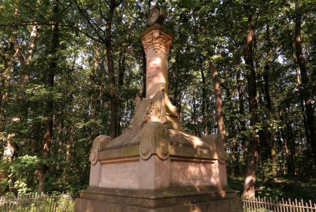 019_Svíb - kóta 338 - pomník pěšího pluku č. 51 arcivévody Karla Ferdinanda (Maďaři) (1)