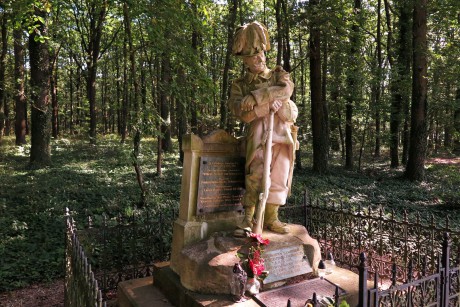 027_Svíb - pomník rakouského praporu polních myslivců č. 8 - tzv. Myslivec (Slovinci, Chorvati, Italové, Rakušané) (1)