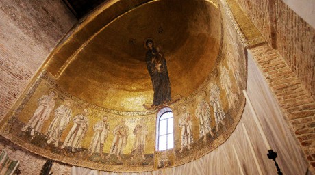 Torcello_Katedrála Santa Maria Assunta (639-1008)_mozaika Panny Marie typu Hodegetria_hlavní apsida (1)