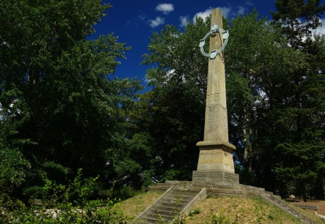 Hořice_Riegrův obelisk