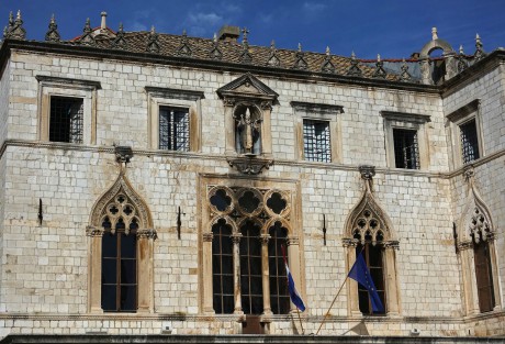 2018_09_Dubrovnik_palác Sponza se zvonicí (2)