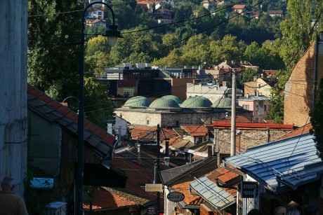 Sarajevo_na ulici Kovači