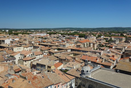 2018_08_15_Francie_Narbonne_arcibiskupský palác a konkatedrála_pohled na město