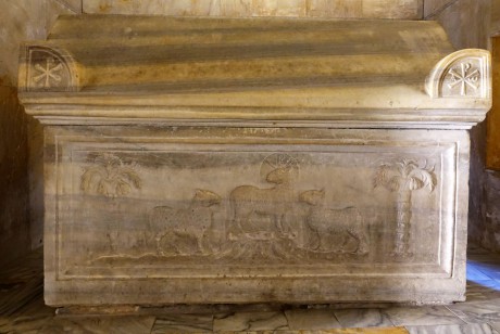 Mauzoleum Gally Placidie_Sarkofág_Constantius III  (1)
