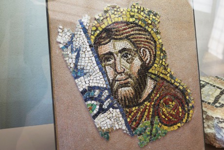 Ravenna_arcibiskupské muzeum_fragment mozaiky z původní baziliky_1112