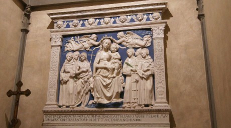 Florencie_bazilika Santa Croce_kaple Medicejských-sousoší Luca della Robbia