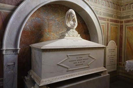 Florencie_bazilika Santa Croce_sarkofág (1)