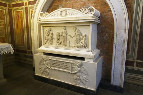 Florencie_bazilika Santa Croce_sarkofág (2)