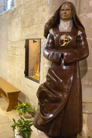 Dijon_Kostel sv. Michaela Archanděla_sv. Alžběta od Trojice (4)