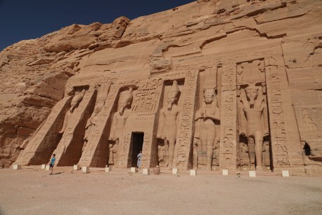 Abu Simbel - Malý chrám bohyně Hathor a královny Nefrtari-0004