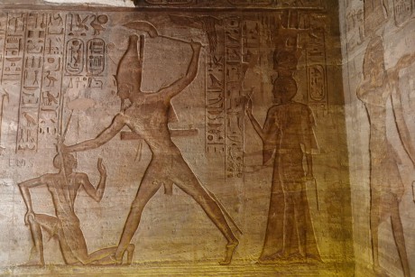 Abu Simbel - Malý chrám bohyně Hathor a královny Nefrtari-0016