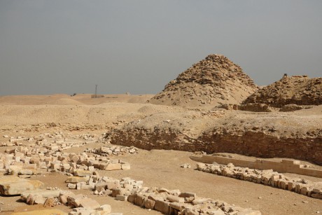 Sakkára - Veserkafova pyramida-0003