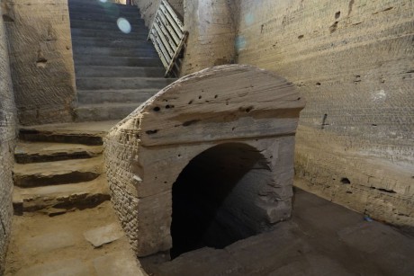 Egypt - Alexandrie - katakomby Kóm el Shokafa-0030