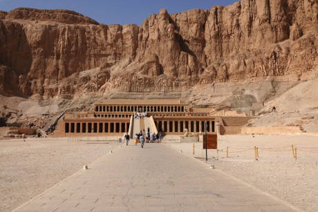 Dér el-Bahrí - chrám královny Hatšepsut-0008