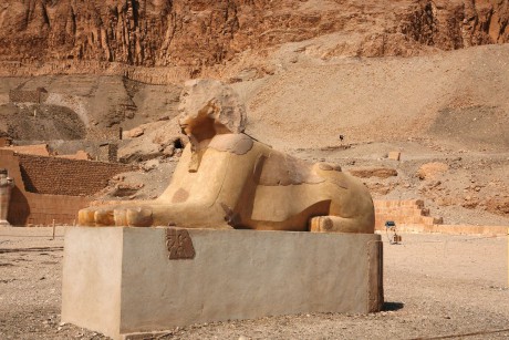 Dér el-Bahrí - chrám královny Hatšepsut-0009