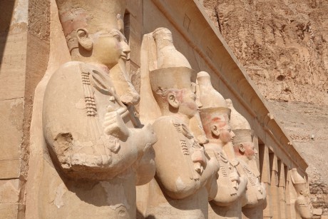 Dér el-Bahrí - chrám královny Hatšepsut-0037
