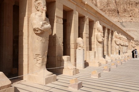 Dér el-Bahrí - chrám královny Hatšepsut-0043