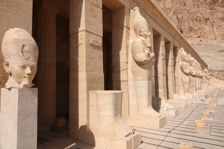 Dér el-Bahrí - chrám královny Hatšepsut-0045