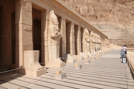 Dér el-Bahrí - chrám královny Hatšepsut-0046