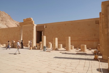 Dér el-Bahrí - chrám královny Hatšepsut-0051