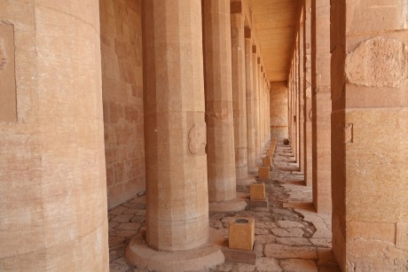 Dér el-Bahrí - chrám královny Hatšepsut-0064