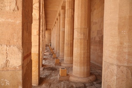 Dér el-Bahrí - chrám královny Hatšepsut-0065