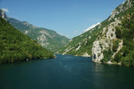 Albánie_plavba po jezeře Komanii-2019-07-0006
