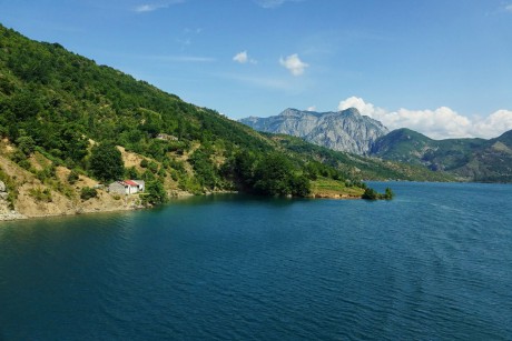 Albánie_plavba po jezeře Komanii-2019-07-0031