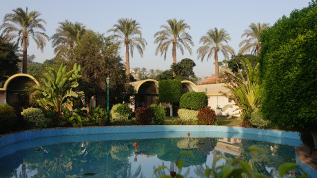 Egypt_Káhira_Gíza_zahrada hotelu Oasis_2022_10_0001 (4)