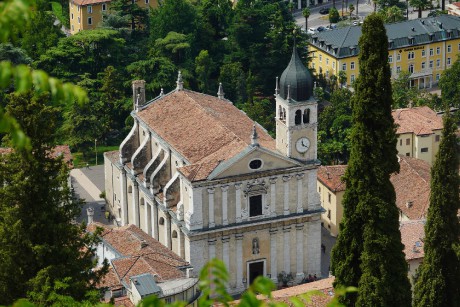 Arco_kolegiátní kostel Santa Maria Assunta (001)