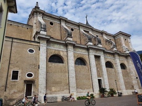 Arco_kolegiátní kostel Santa Maria Assunta (015)