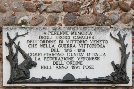 Verona_památník (2)