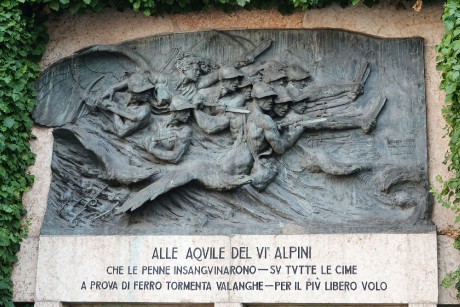 Verona_pomník padlých vojáků 6. alpského pluku (002)