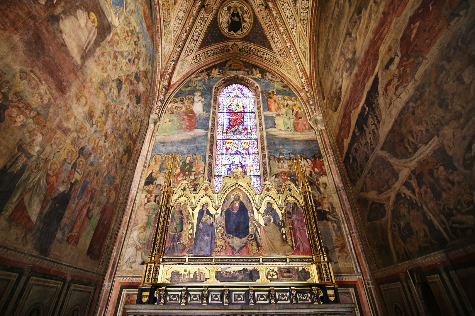 Florencie_Santa Maria Novella_interiér_Cappella Strozzi di Mantova_ (1)